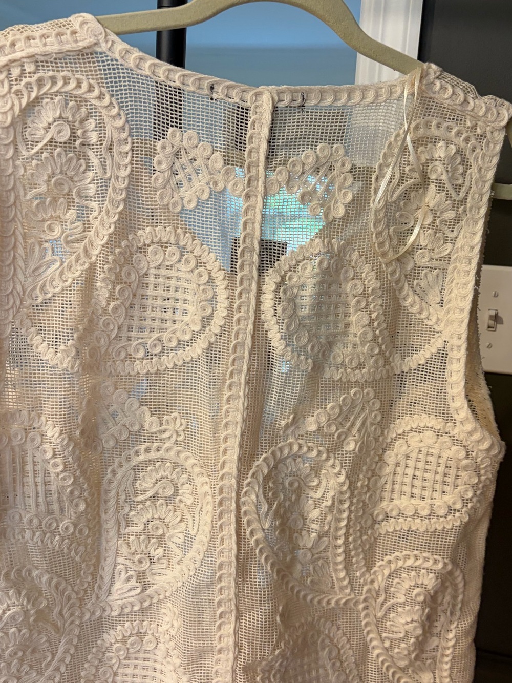 LIV Los Angeles Cream Crochet Sleeveless Button Front Top - Picture 2 of 4